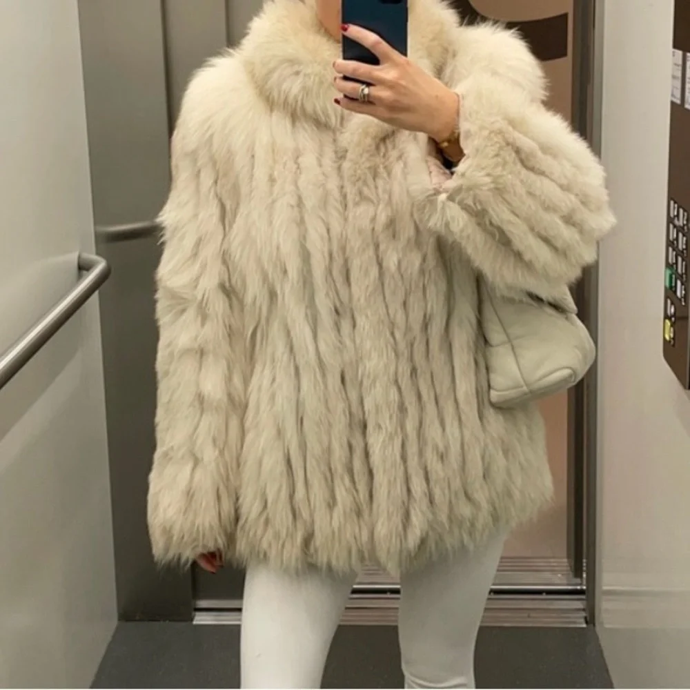 Luxurious Cream Fur Coat - Picture 3 of 7